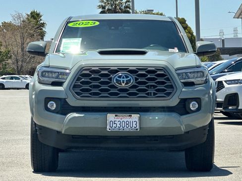 Used 2023 Toyota Tacoma TRD Sport w/ Black Out Package (TMS) RWD image 9