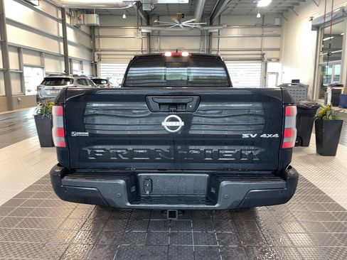 Used 2024 Nissan Frontier SV w/ Technology Package image 17