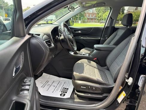 Used 2022 Chevrolet Equinox LT w/ Driver Convenience Package AWD/4WD image 13