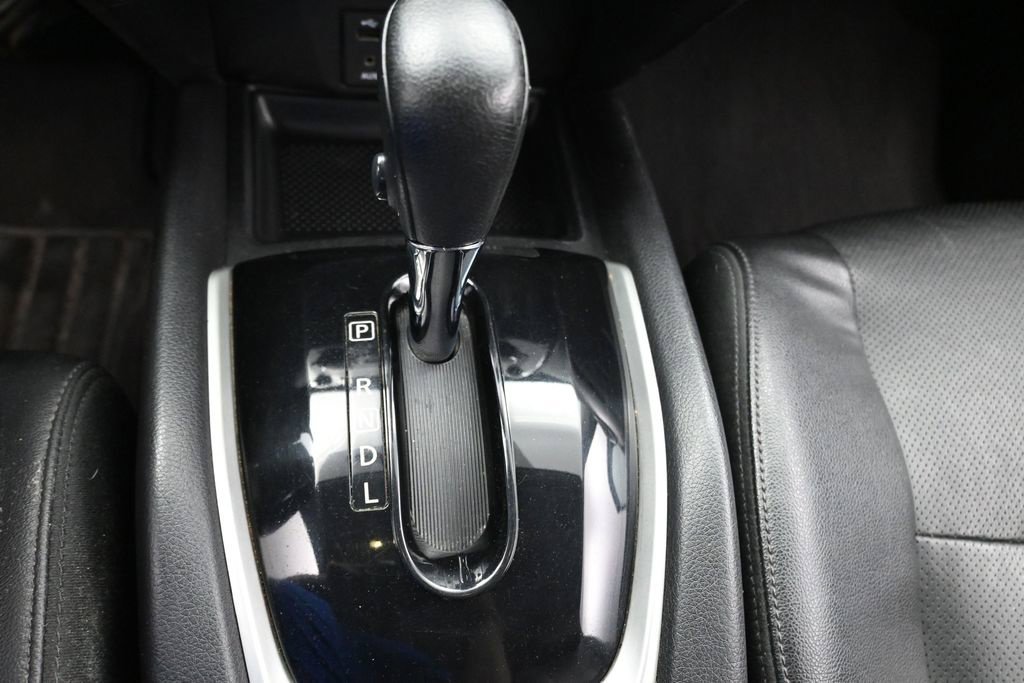 Used 2015 Nissan Rogue SL w/ SL Premium Package FWD image 23