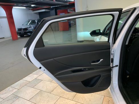 Used 2024 Hyundai Elantra SEL image 35