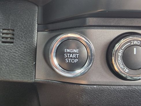 Used 2021 Toyota Tacoma TRD Off-Road AWD/4WD image 28