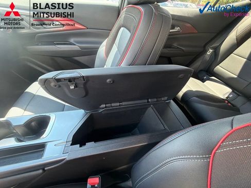 Used 2024 Chevrolet Equinox EV RS FWD image 24