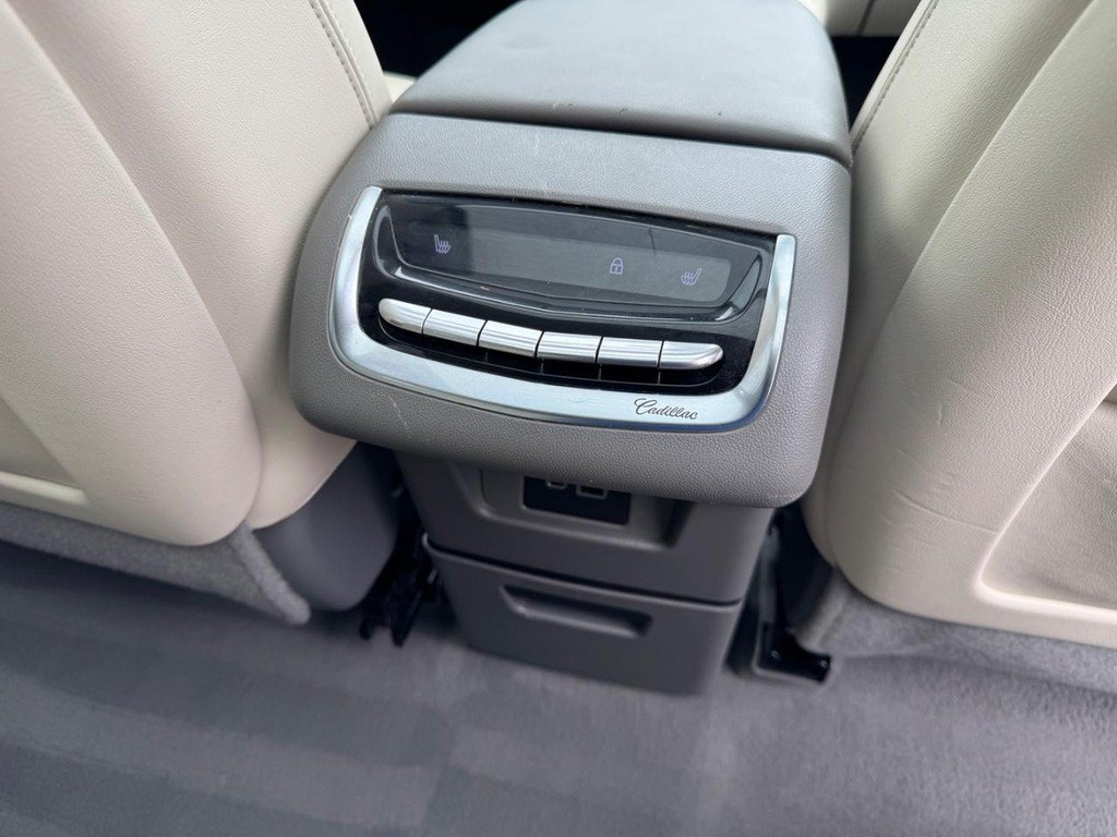 Used 2021 Cadillac XT6 Premium Luxury AWD/4WD image 11