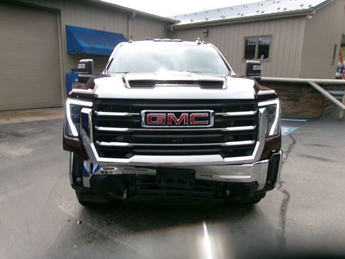Used 2024 GMC Sierra 2500 SLE w/ SLE Value Package; image 10