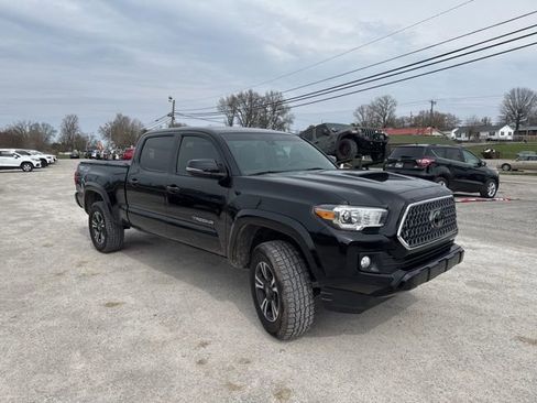 Used 2019 Toyota Tacoma TRD Sport image 7