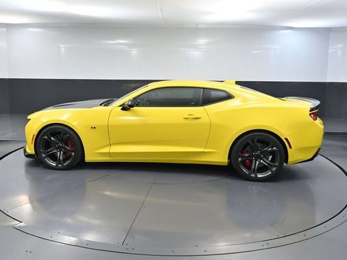 Used 2017 Chevrolet Camaro SS RWD image 11