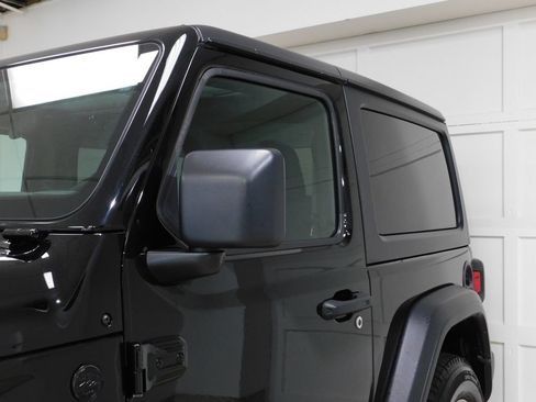 Used 2021 Jeep Wrangler Sport AWD/4WD image 18