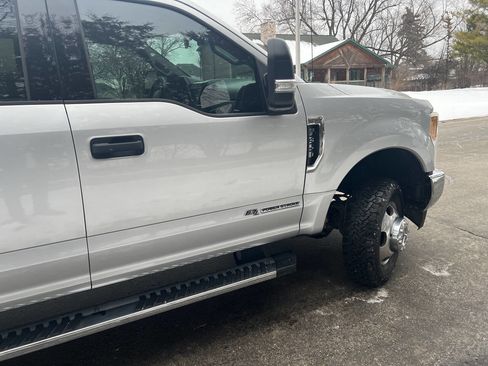 Used 2017 Ford F350 XLT w/ XLT Value Package AWD/4WD image 9