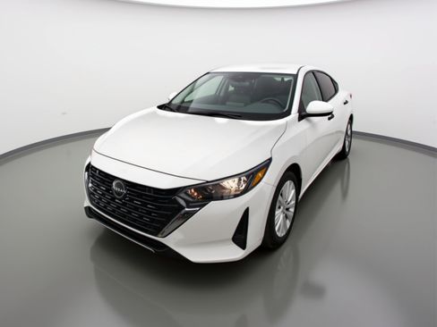 Used 2025 Nissan Sentra S image 3