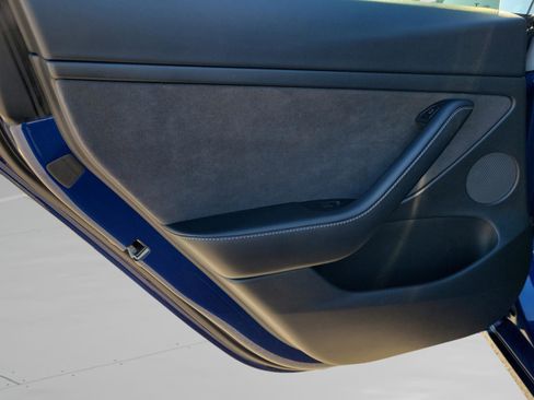 Used 2021 Tesla Model 3 Long Range image 9