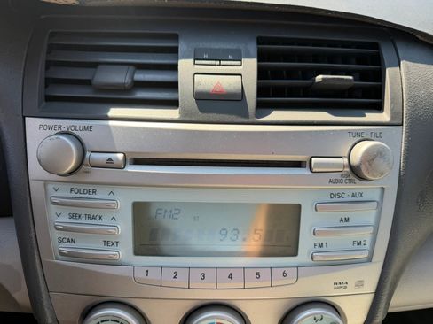 Used 2009 Toyota Camry SE FWD image 17