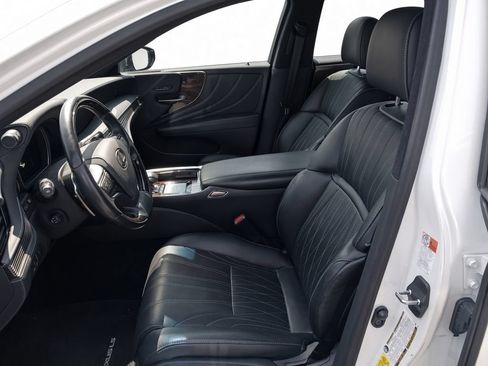 Used 2020 Lexus LS 500 w/ Interior Upgrade Package RWD image 3