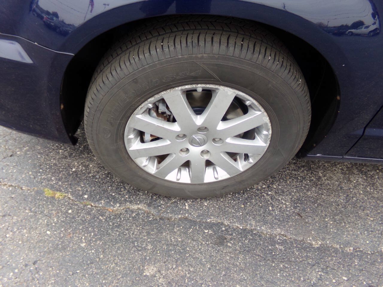Used 2013 Chrysler Town & Country Touring FWD image 39