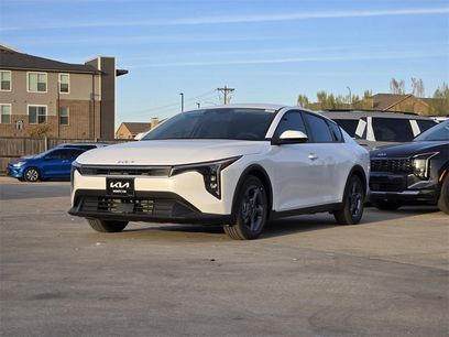 New 2025 Kia K4 LXS