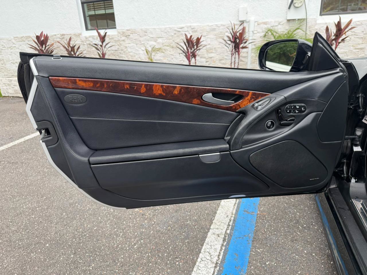 Used 2011 Mercedes-Benz SL 550 image 31
