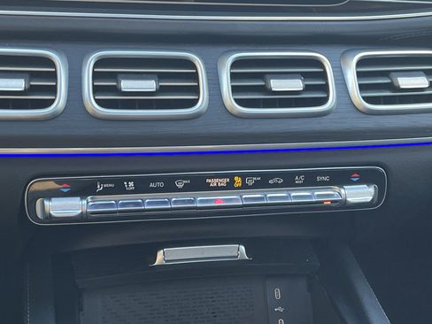 Certified 2025 Mercedes-Benz GLS 450 4MATIC image 34