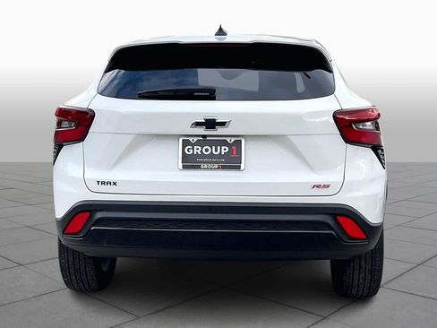 Used 2025 Chevrolet Trax RS w/ Driver Confidence Package FWD image 5