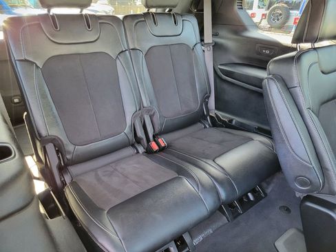 Used 2023 Jeep Grand Cherokee L Laredo AWD/4WD image 21