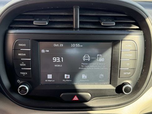 Used 2021 Kia Soul LX image 17