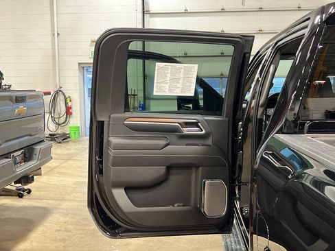 Used 2024 GMC Sierra 2500 Denali w/ Denali Reserve Package image 34