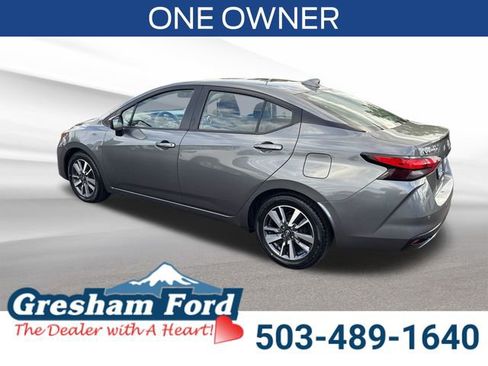 Used 2025 Nissan Versa SV FWD image 3