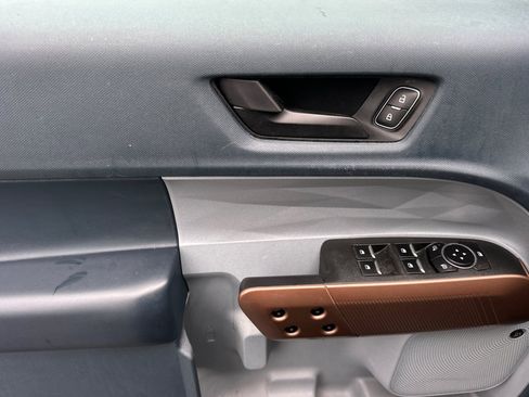 Used 2023 Ford Maverick Lariat w/ Lariat Luxury Package image 11