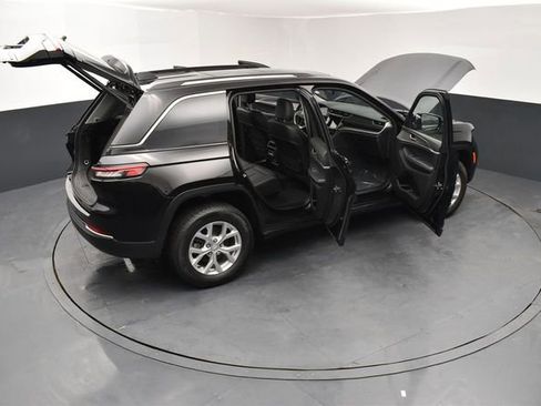 Used 2023 Jeep Grand Cherokee Limited image 30
