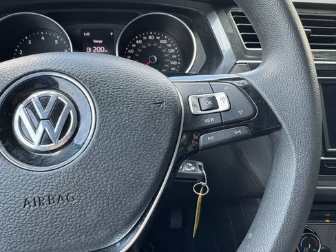 Used 2020 Volkswagen Tiguan S FWD image 29