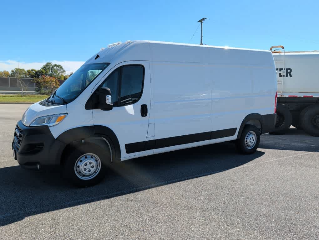 Used 2024 RAM ProMaster 2500 w/ Convenience Group FWD image 29