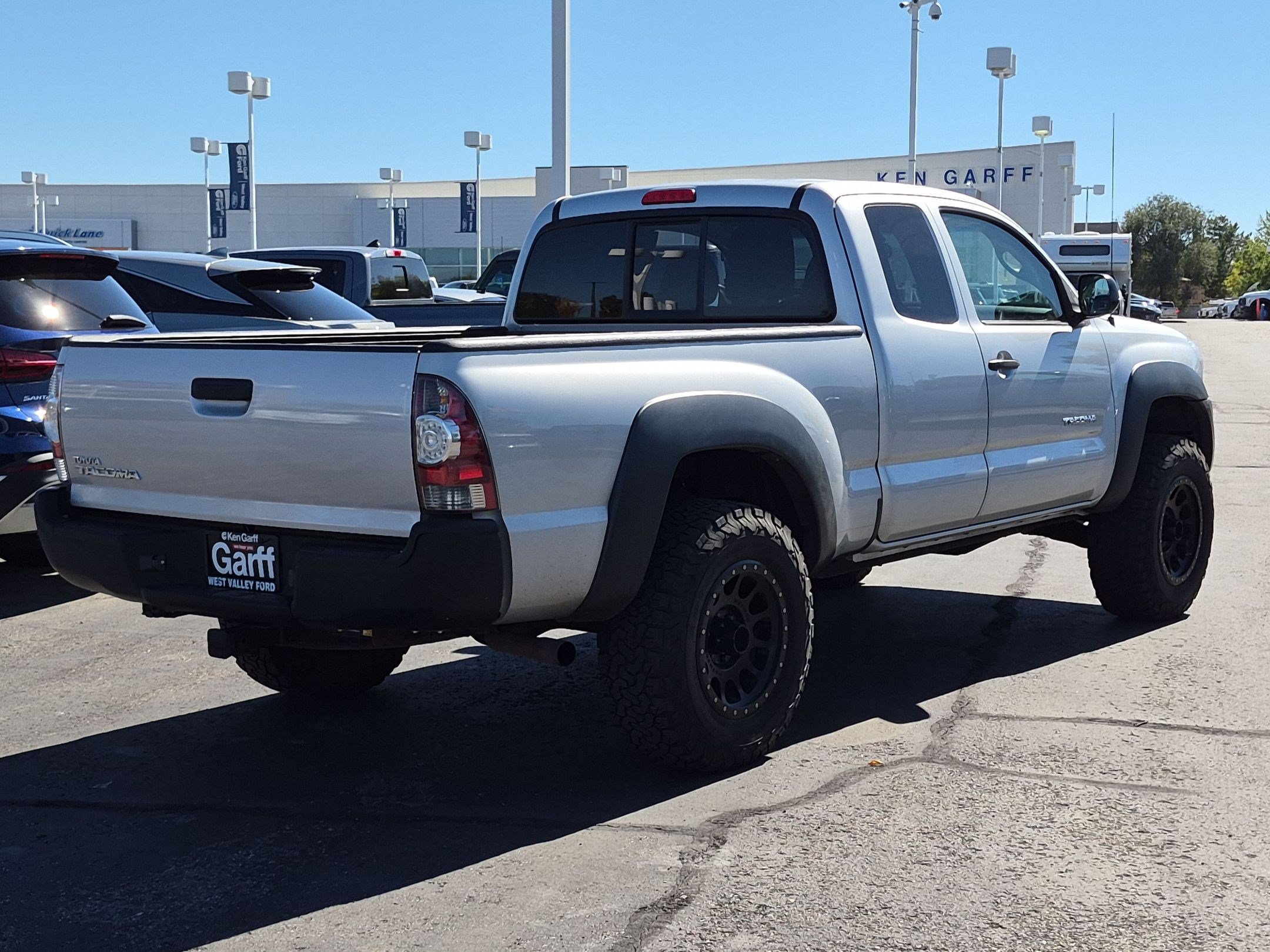 Used 2011 Toyota Tacoma 4x4 Access Cab w/ Convenience Pkg image 8