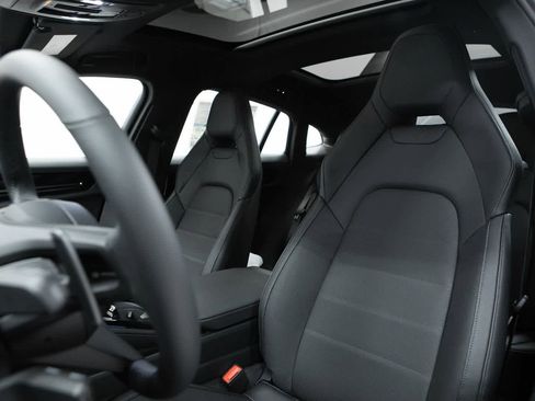 New 2026 Porsche Panamera image 5