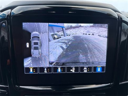 Used 2023 Chevrolet Traverse Premier w/ Redline Edition image 16