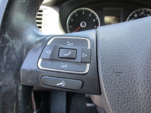 Used 2014 Volkswagen Jetta SEL FWD image 22