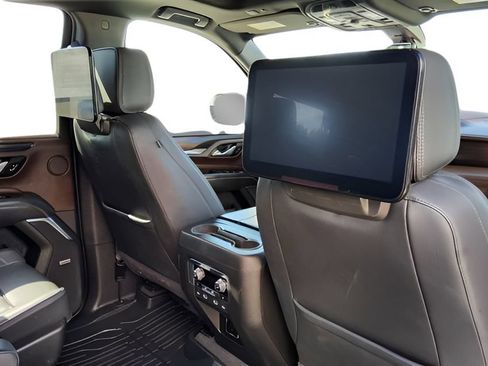 Used 2021 GMC Yukon Denali w/ Denali Premium Package AWD/4WD image 42