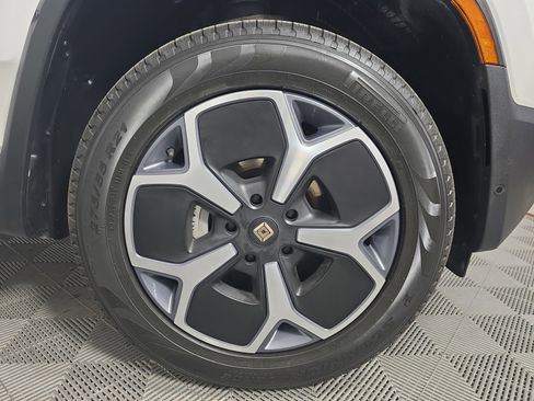 Used 2024 Rivian R1T Adventure AWD/4WD image 12