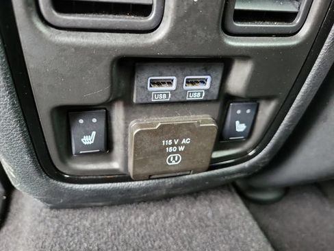 Used 2025 Dodge Durango GT AWD/4WD image 17