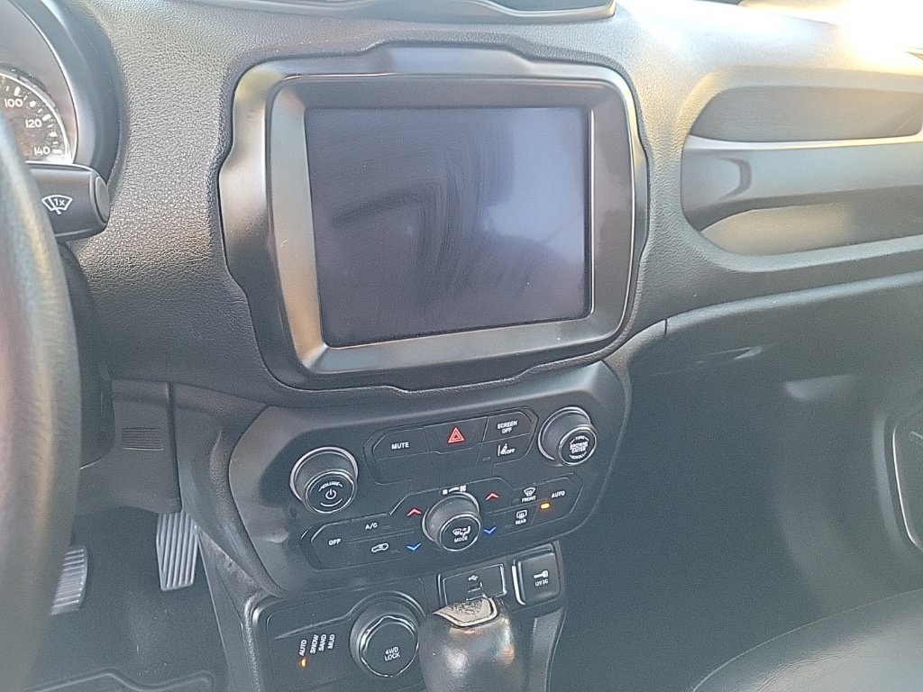 Used 2021 Jeep Renegade Limited w/ Sun & Sound Group AWD/4WD image 9