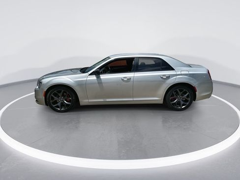 Used 2020 Chrysler 300 Touring w/ Sport Appearance Package RWD image 5