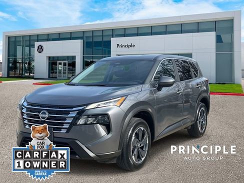 Used 2024 Nissan Rogue SV image 1