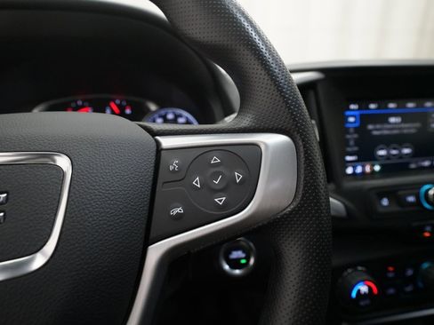 Used 2024 GMC Terrain SLE w/ Driver Convenience Package image 18