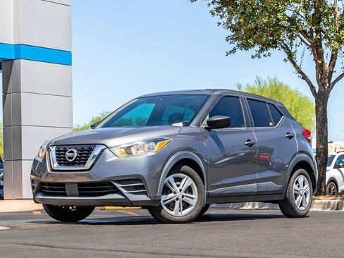 Used 2020 Nissan Kicks S FWD image 1