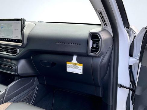 Used 2025 Ford Bronco Sport Outer Banks w/ Outer Banks Tech Package+ AWD/4WD image 28