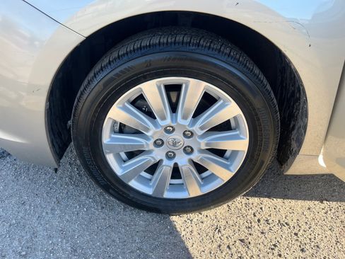 Used 2017 Toyota Sienna LE image 26