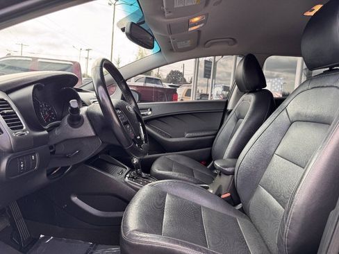 Used 2017 Kia Forte EX FWD image 31