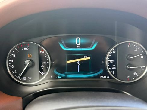 Used 2019 Buick Enclave Avenir w/ Avenir Technology Package AWD/4WD image 17