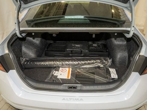 New 2025 Nissan Altima 2.5 SR image 6