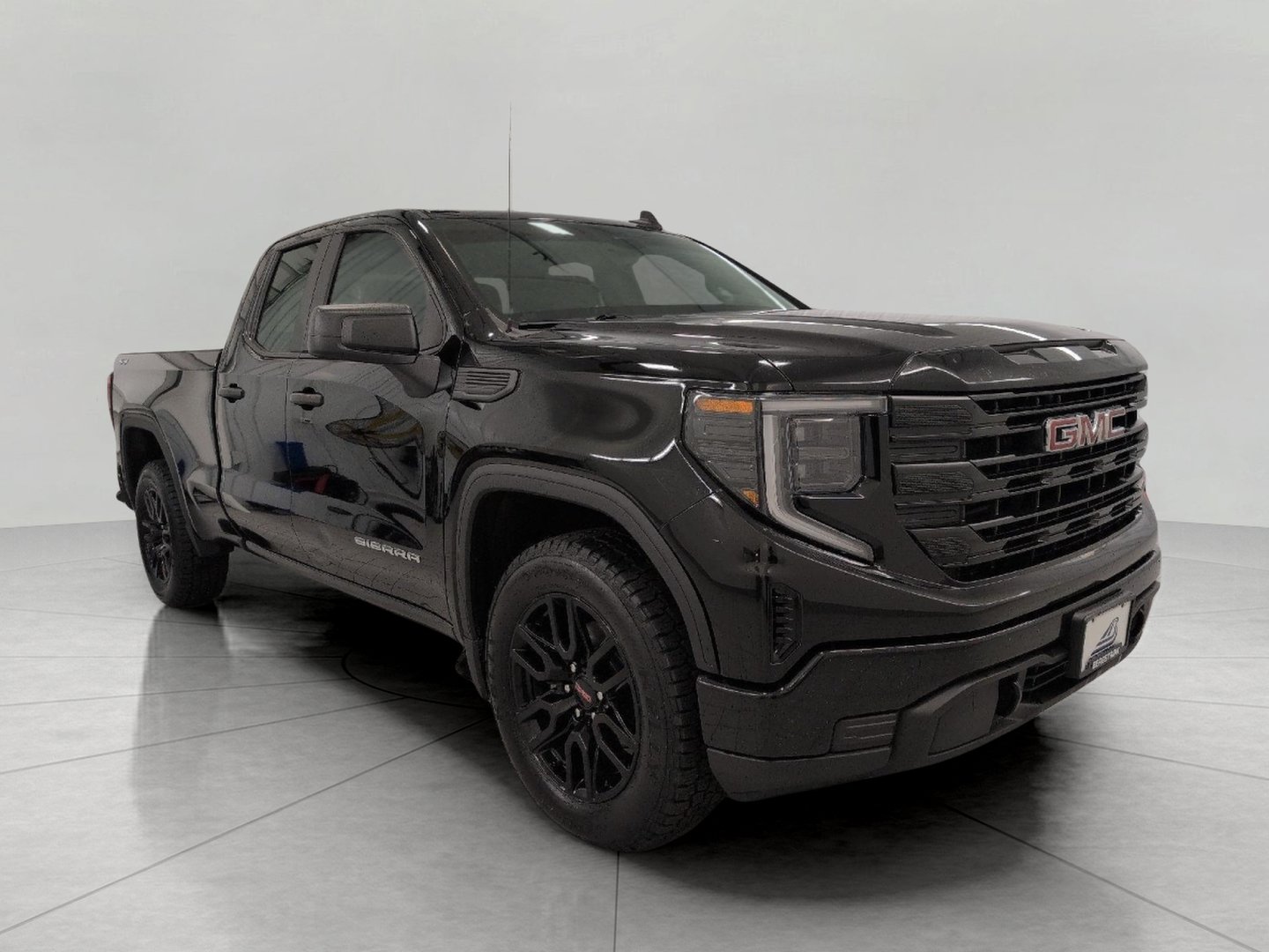Used 2023 GMC Sierra 1500 Pro w/ Graphite Edition AWD/4WD image 1