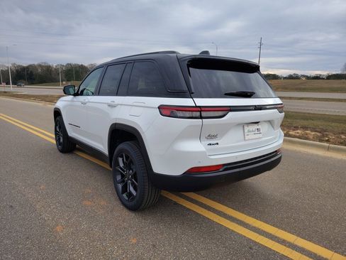 New 2025 Jeep Grand Cherokee Limited AWD/4WD image 7