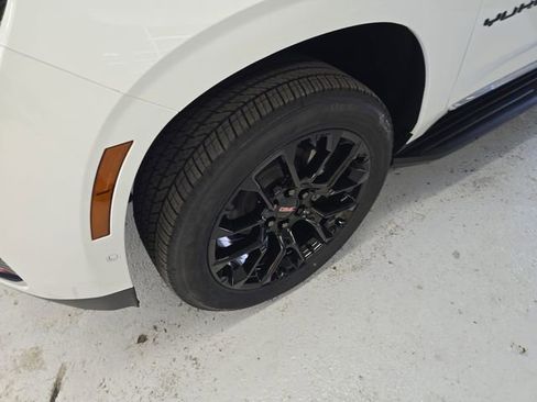 New 2026 GMC Yukon XL Elevation w/ Elevation Premium Package AWD/4WD image 9